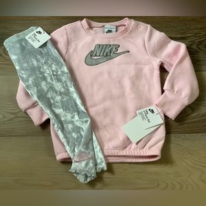 Nike girls crewneck sweatshirt & velour leggings set size 24 months ( NWT)